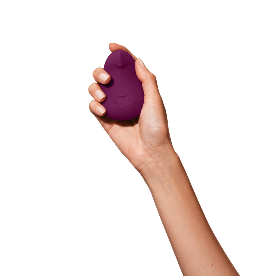 Dame Plum Pom 3